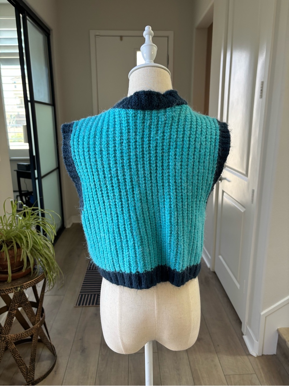 ZARA Turquoise and Navy Open Front Cropped Cardigan Sweater - Picture 6 of 11